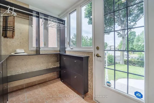 Additional image 3 of 5599 Brenchley Ave