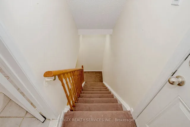 Additional image 28 of 47 Oakmeadow Dr