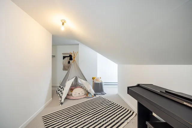 Additional image 21 of 6 Vancouver Ave