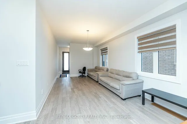 Additional image 38 of 33 Keyworth Cres
