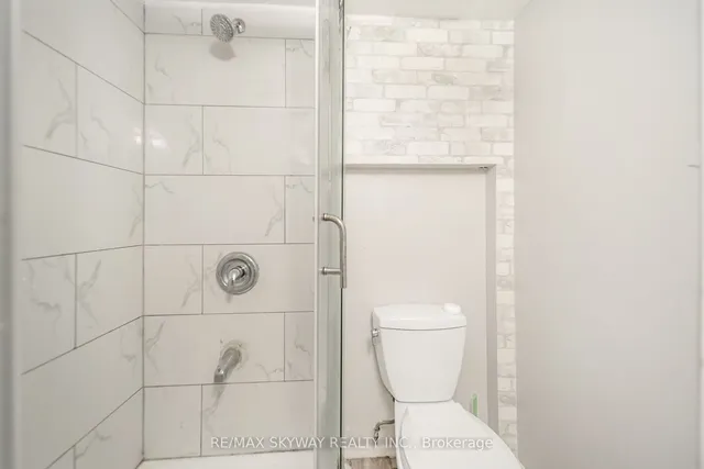 Additional image 33 of 50 Festoon Pl