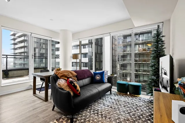 17 Dundonald St Unit 1505