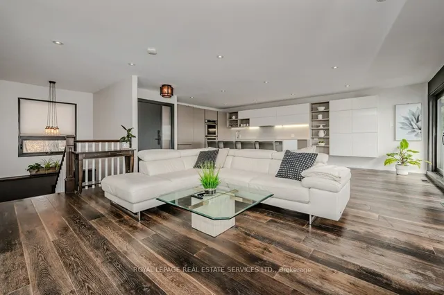 Additional image 18 of 868 Danforth Pl