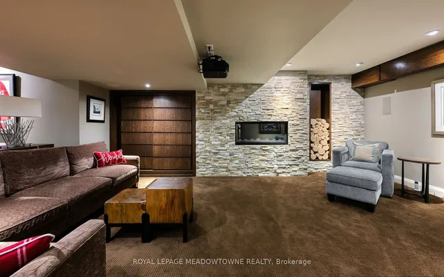 Additional image 39 of 28 Pine Tree Cres