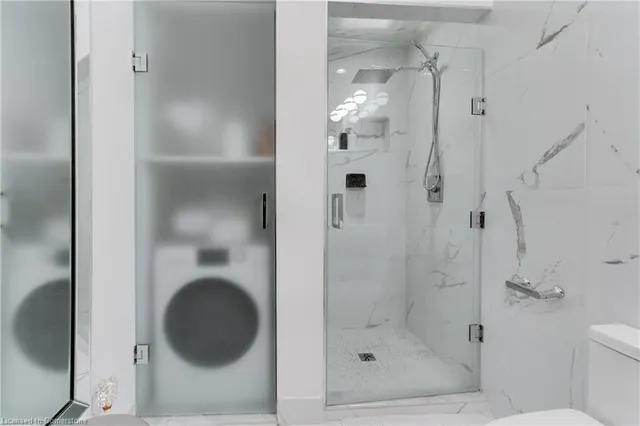 Additional image 31 of 1842 Queen St Unit 204