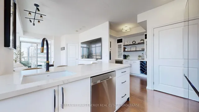 Additional image 16 of 125 Western Battery Rd Unit 2302