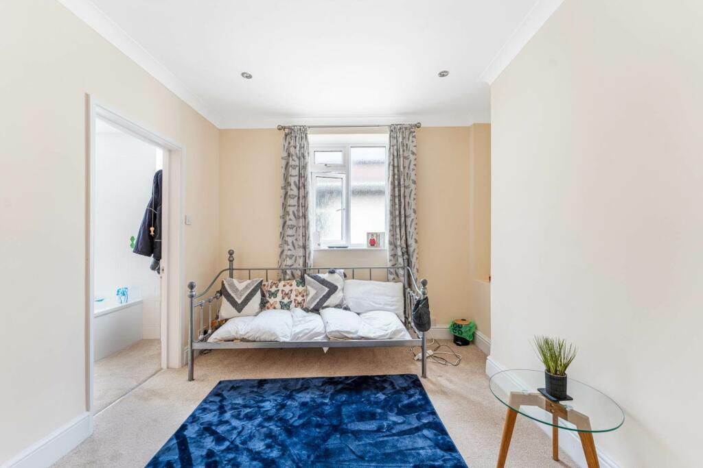 Additional image 19 of Woodland Road, South Ward - Grand Property!