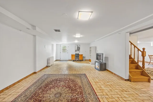 Additional image 36 of 114 Rosemount Ave