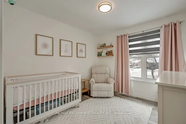 Additional image 25 of 693 Inverary Rd