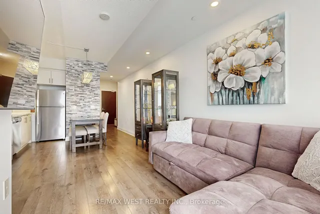 Additional image 22 of 17 Zorra St Unit 905