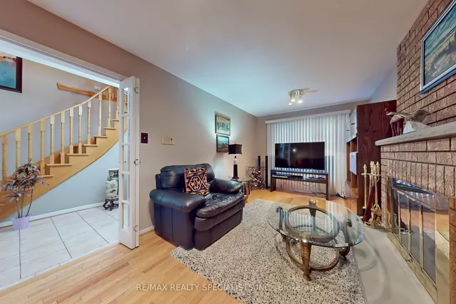 Additional image 11 of 8 Cochrane Ave