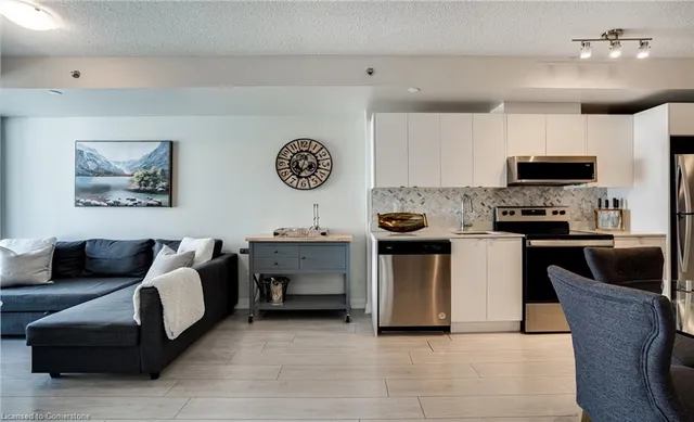 Additional image 10 of 3210 Dakota Common Unit A613