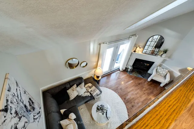 Additional image 21 of 2154 Salma Cres