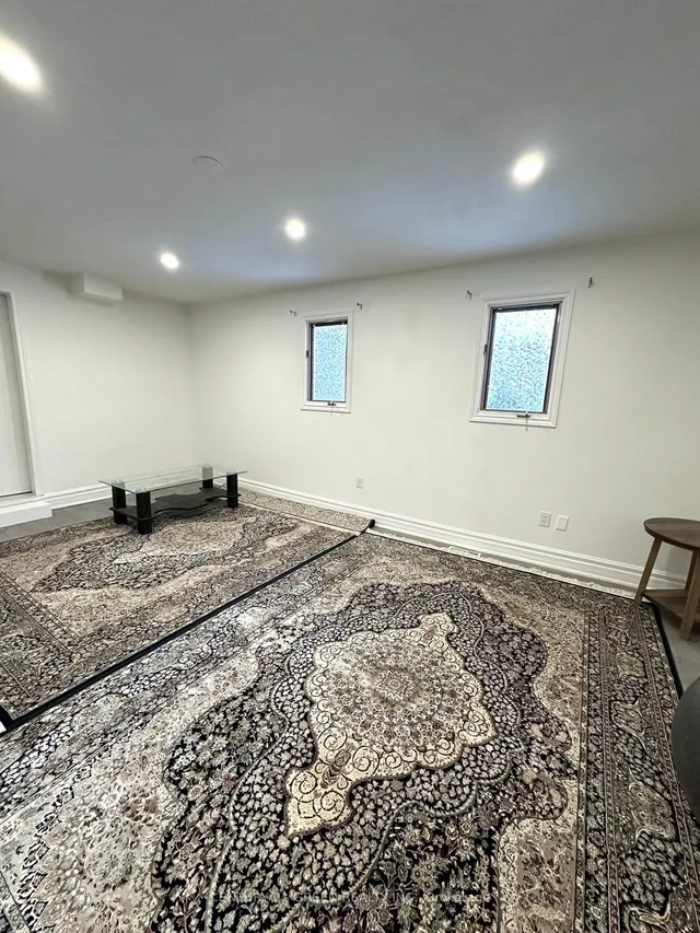 Additional image 26 of 864 Laurier Ave