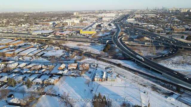 Additional image 38 of 89 Portage Ave