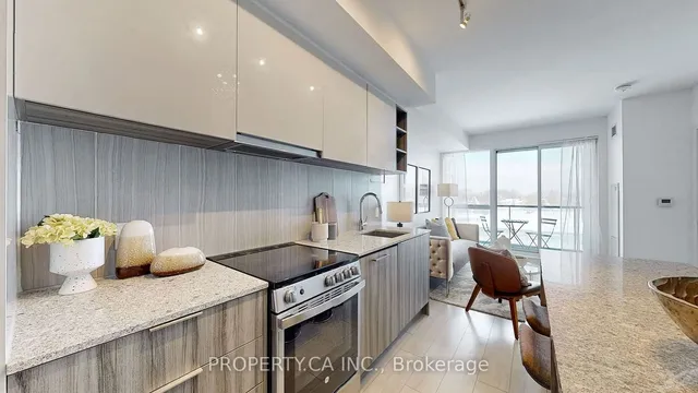 Additional image 17 of 31 Tippett Rd Unit 307