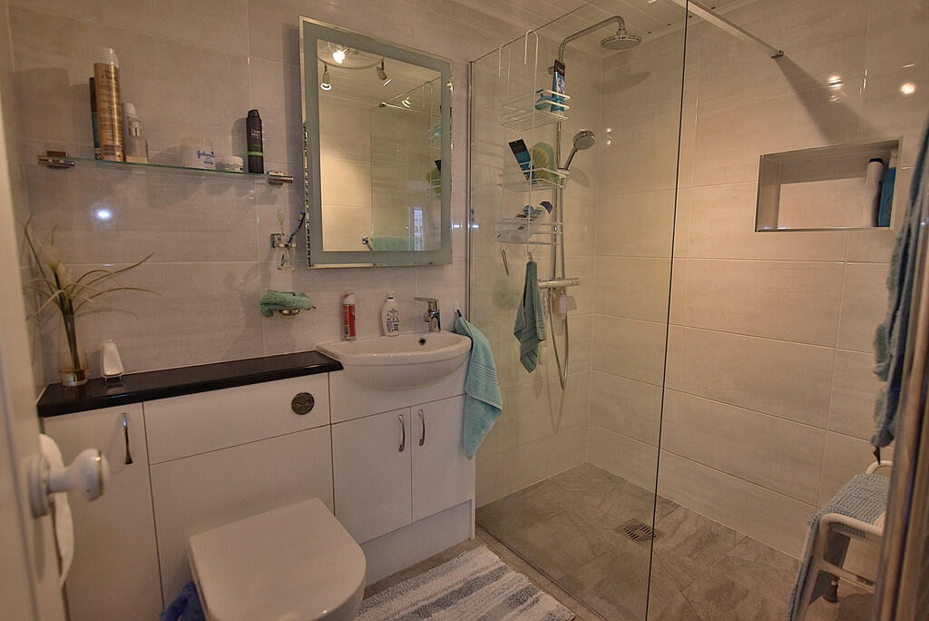 Additional image 10 of Ronaldshay Close, Richmond