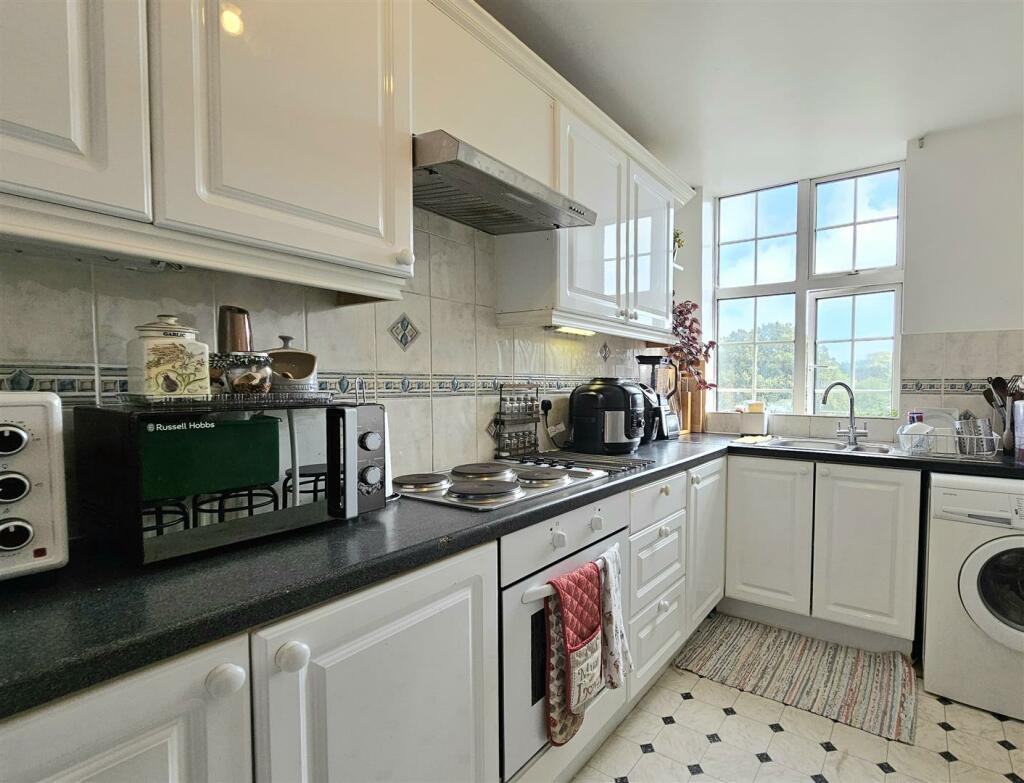 Additional image 7 of Cornfield Terrace, Eastbourne, BN21 4NS