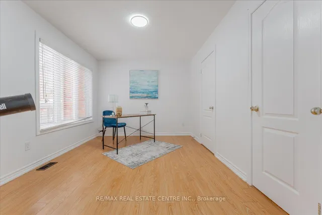 Additional image 8 of 7 Shiff Cres