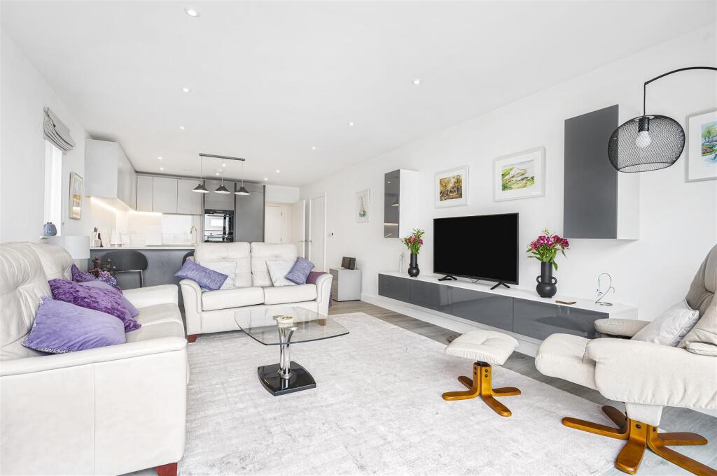 Additional image 37 of Waters Edge, Claremont Road