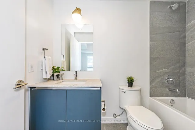 Additional image 19 of 395 Dundas St Unit 820