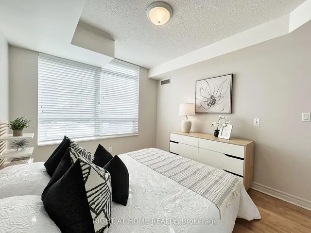 Additional image 23 of 212 Eglinton Ave Unit 502