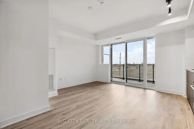 Additional image 4 of 36 Zorra St Unit 407