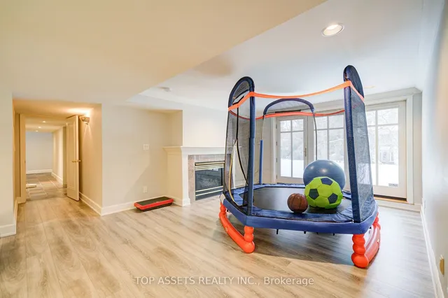 Additional image 33 of 223 Trelawn Ave