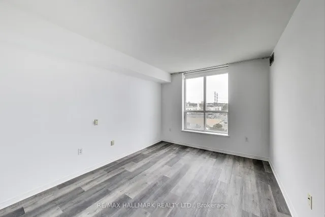 Additional image 10 of 11 Thorncliffe Park Dr Unit 406
