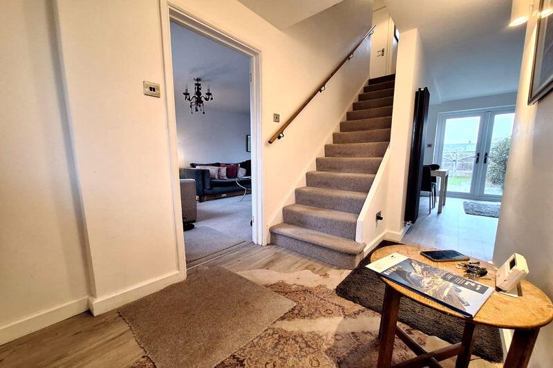 Additional image 5 of Locking Camp - NO CHAIN