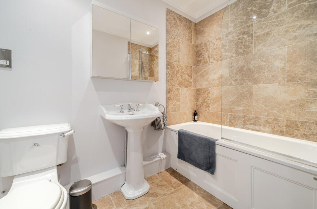 Additional image 20 of Woodclyffe Drive, Chislehurst, Kent, BR7