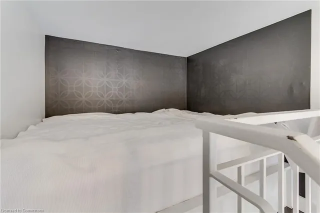 Additional image 26 of 1842 Queen St Unit 204