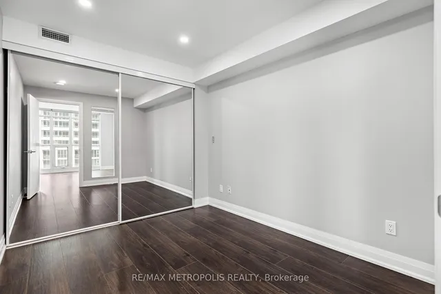 Additional image 22 of 209 Fort York Blvd Unit 678