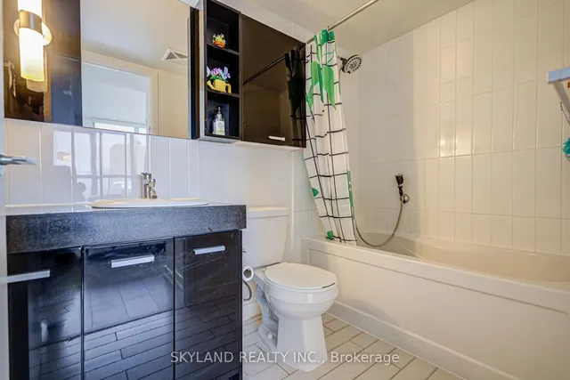 Additional image 19 of 19 Singer Crt Unit 1618