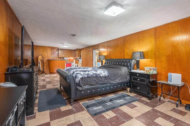 Additional image 29 of 80 Glenden Ave