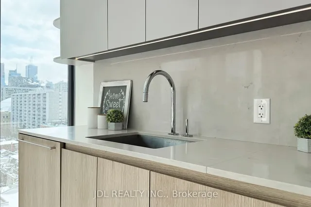 Additional image 15 of 81 Wellesley St Unit 902