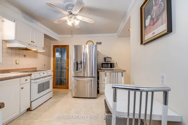 Additional image 10 of 47 Leggett Ave