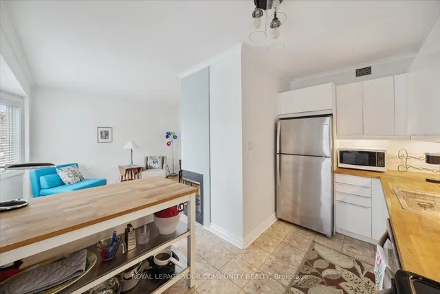 Additional image 11 of 60 Kippendavie Ave Unit 201