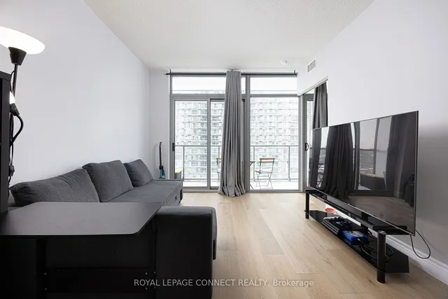 Additional image 13 of 105 The Queensway Unit 1215