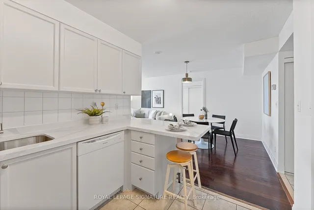 Additional image 8 of 1797 Queen St Unit 402