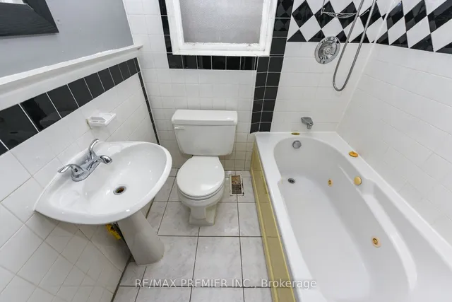 Additional image 18 of 165 Lambton Ave