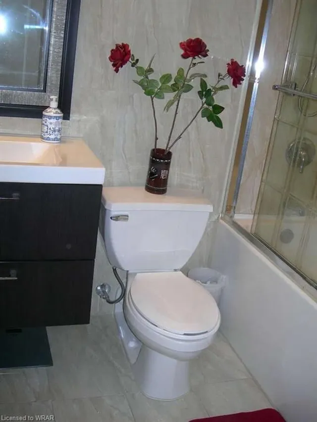 Additional image 19 of 5250 Lakeshore Rd Unit 201