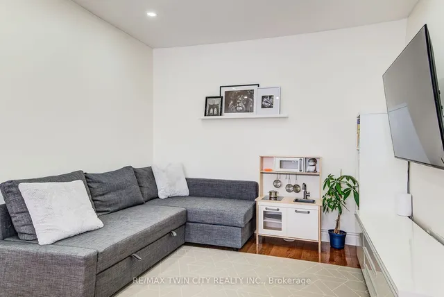 Additional image 24 of 599 Speyer Circ