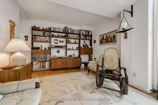 Additional image 11 of 70 Castlebury Cres Unit 9