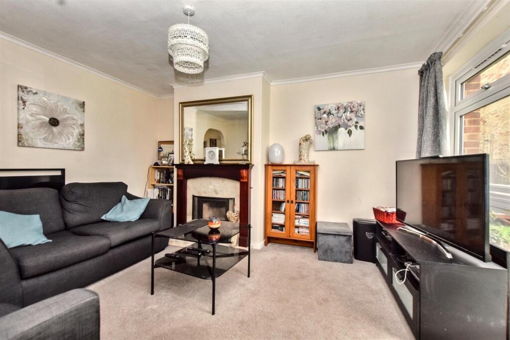 Additional image 3 of Farmlands Close, Polegate