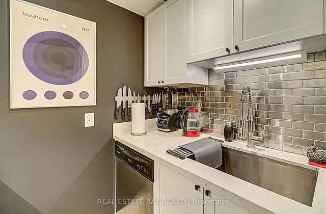 Additional image 19 of 50 Lombard St Unit 1004