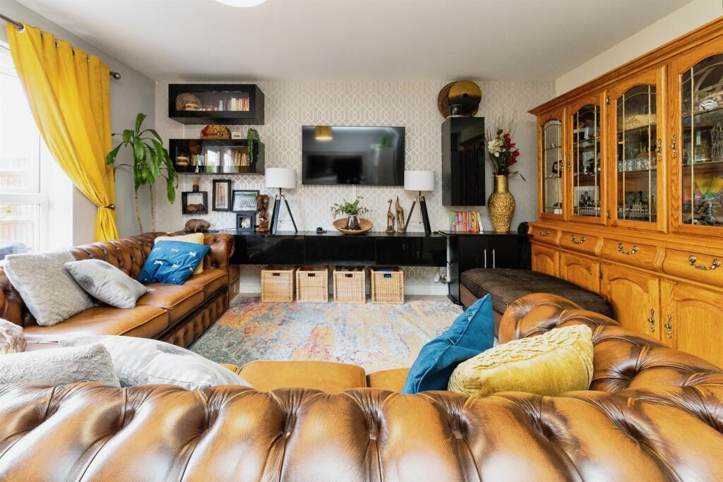 Additional image 8 of Appletree Way, Welwyn Garden City