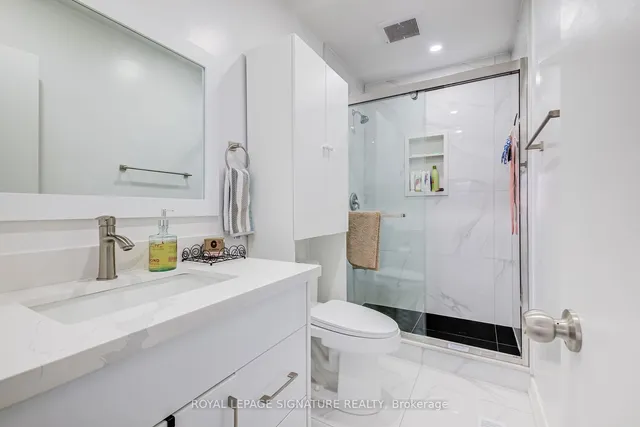 Additional image 21 of 40 Arleta Ave