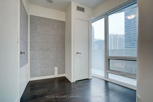 Additional image 23 of 100 Harbour St Unit 1610