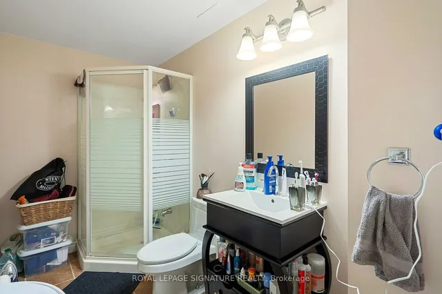 Additional image 32 of 956 Huffman Cres